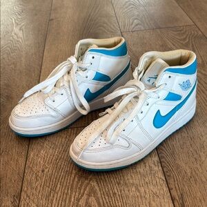 Women’s Air Jordan 1 Mid-Rise Blue and White